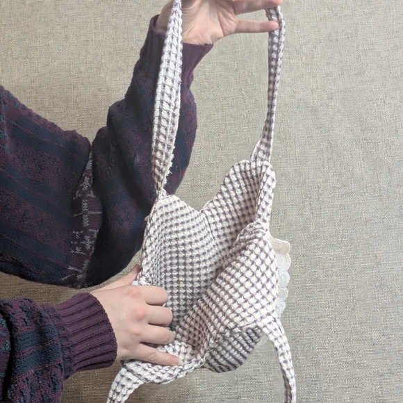 Handmade Heart Shaped Handbag - Picture 4 of 4